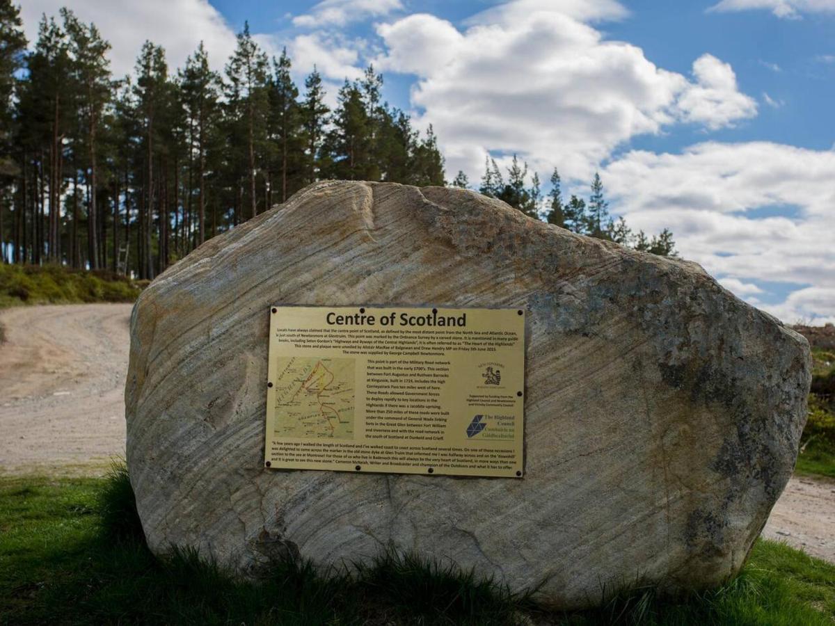 Spectacular Mountain View Ecopod Newtonmore Exterior foto