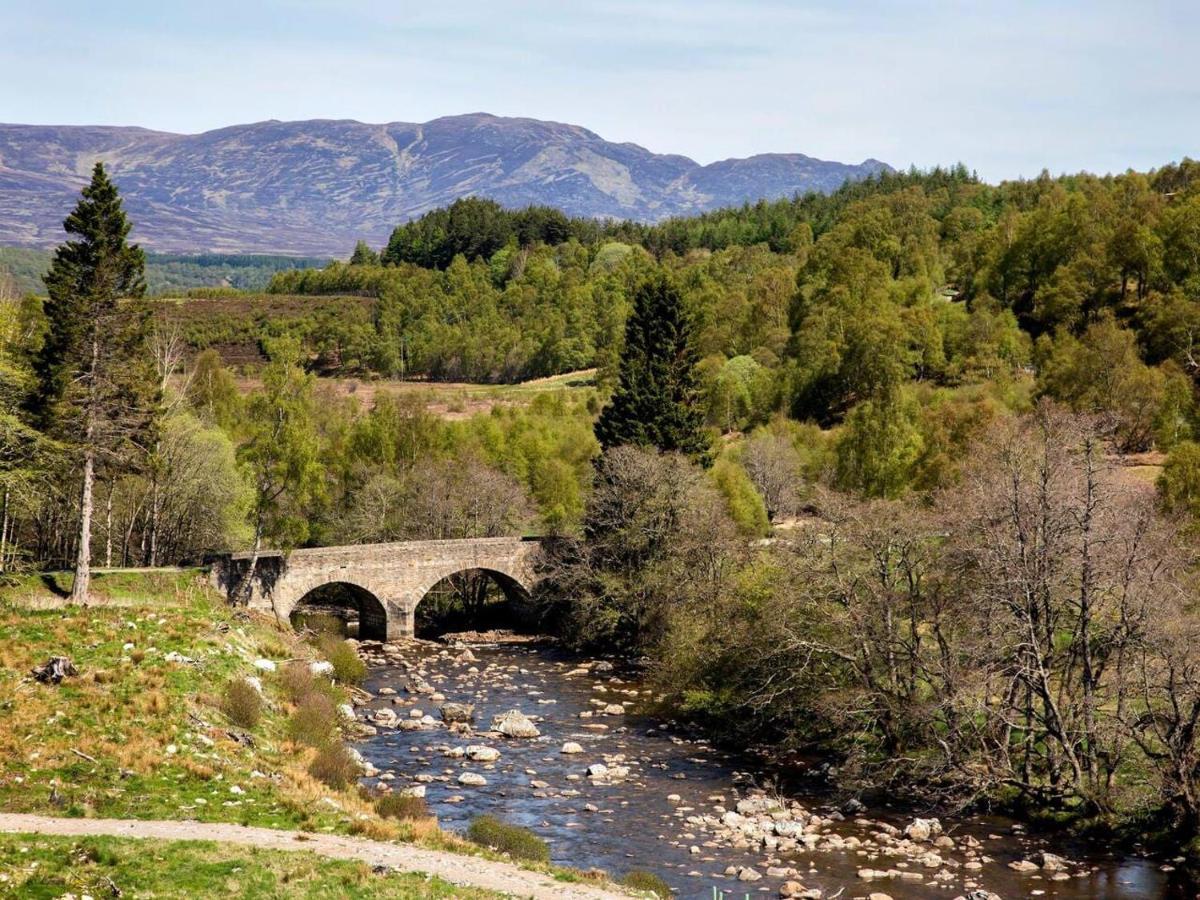 Spectacular Mountain View Ecopod Newtonmore Exterior foto