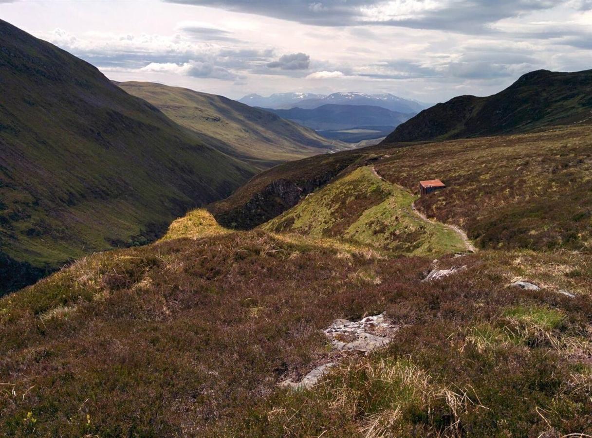 Spectacular Mountain View Ecopod Newtonmore Exterior foto